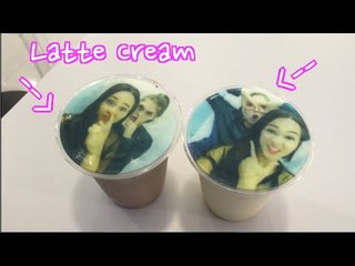 Selfie Lattes in Seoul Cafe