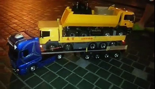 Bruder Scania camion est sur le camion de Mercedes