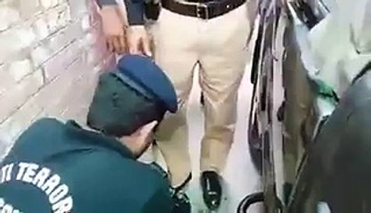 Pakistani police is in very funny mood