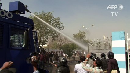 Protesto em aeroporto deixa um morto no Paquistão