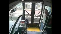 Kahraman Otobüs Şoförü Kızın Hayatını Kurtardı.. Yok Böyle B