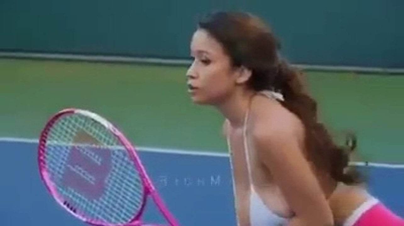 My sister played tennis_