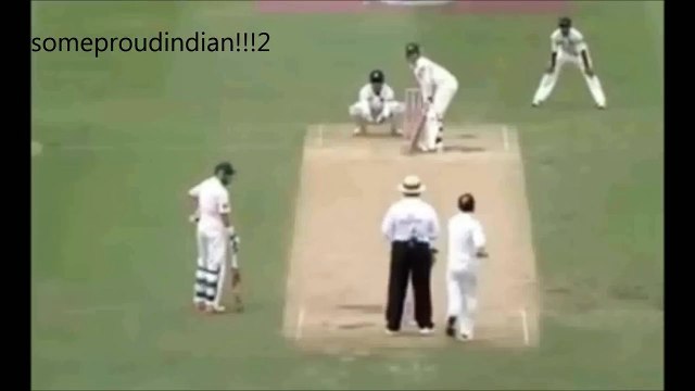 Virender Sehwag Best Ball Ever!!! UMPIRE ALMOST KILLED Batsman cannot even touch the Ball