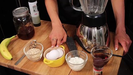 Bikini Model Cookbook: Banana Walnut Pancakes