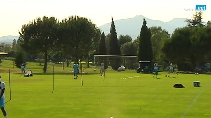 Lors d’un exercice en un contre un, Florian Thauvin a réalisé et réussi un geste technique exceptionnel pour éliminer son vis-à-vis avant d’inscrire un but dans une petite cage. Une séquence à ne surtout pas manquer !