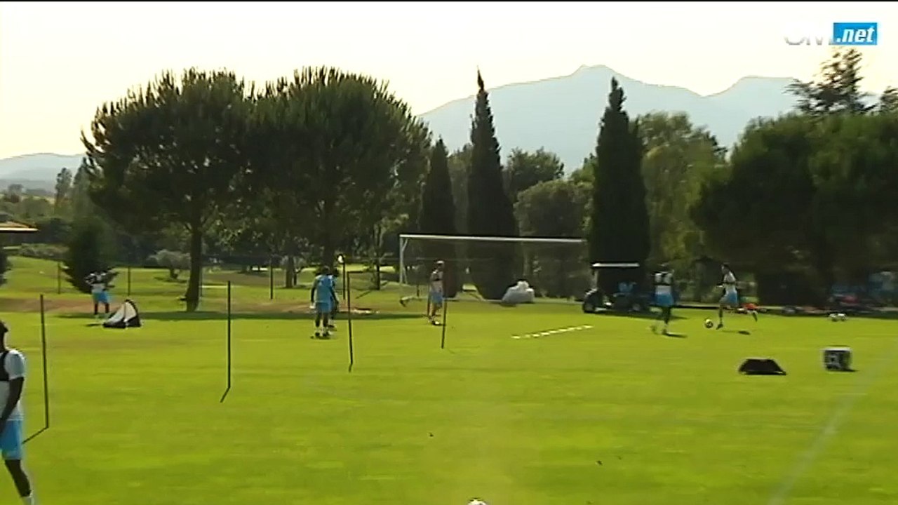 Lors d’un exercice en un contre un, Florian Thauvin a réalisé et réussi un geste technique exceptionnel pour éliminer son vis-à-vis avant d’inscrire un but dans une petite cage. Une séquence à ne surtout pas manquer !