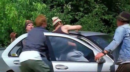 Rysiu pokazuje jak prowadzić auto