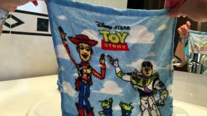 Disney Magic Towels Minnie Mouse Toy Story 3 Towels ディズニーマジックタオル Toallas Mágicas Disney Toy Videos
