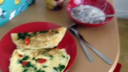 6 WEEK SHRED Ep. 2- Full Day Of Eating | Tracking your macros | Shoulders