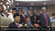 Umno semakin parah selagi Najib 'duduk di atas', kata Mukhriz