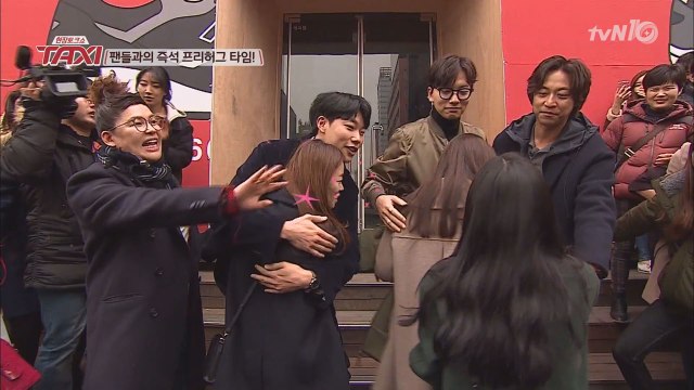 류준열&이동휘, 뜨거웠던 강남 프리허그 현장 공개!