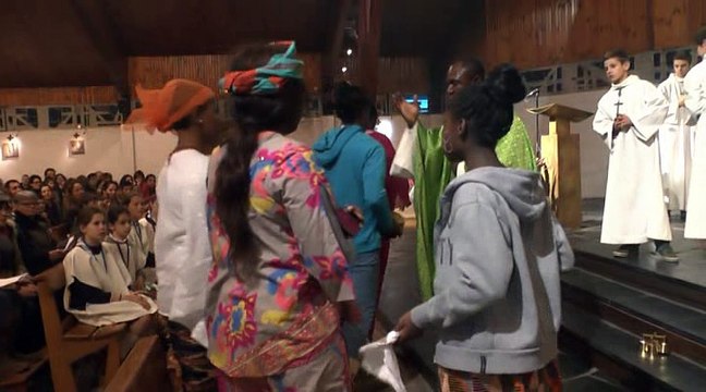 LES W-D.D. MICHOU NEWS - 31 JANVIER 2016 - PAU - II - LA MESSE AFRICAINE EN L'ÉGLISE SAINTE BERNADETTE - LES OFFRANDES