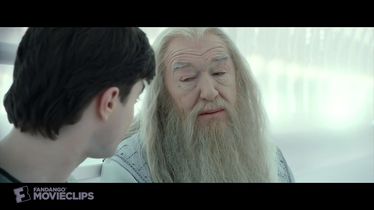 Harry Potter and the Deathly Hallows: Part 2 (4/5) Movie CLIP - Kings Cross Station (2011) HD