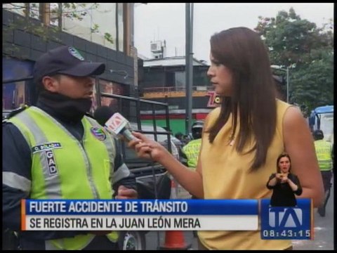 Accidente de tránsito deja al menos cuatro personas heridas