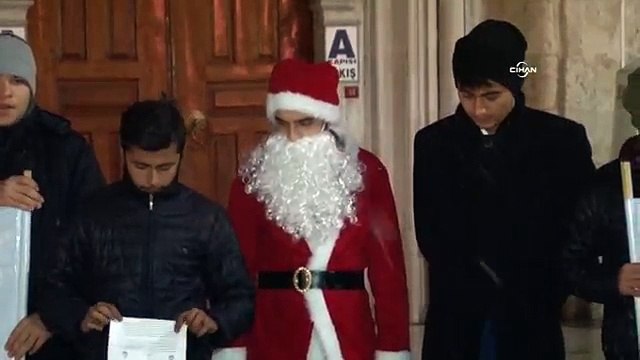 Noel Baba'yı Müslüman yaptılar