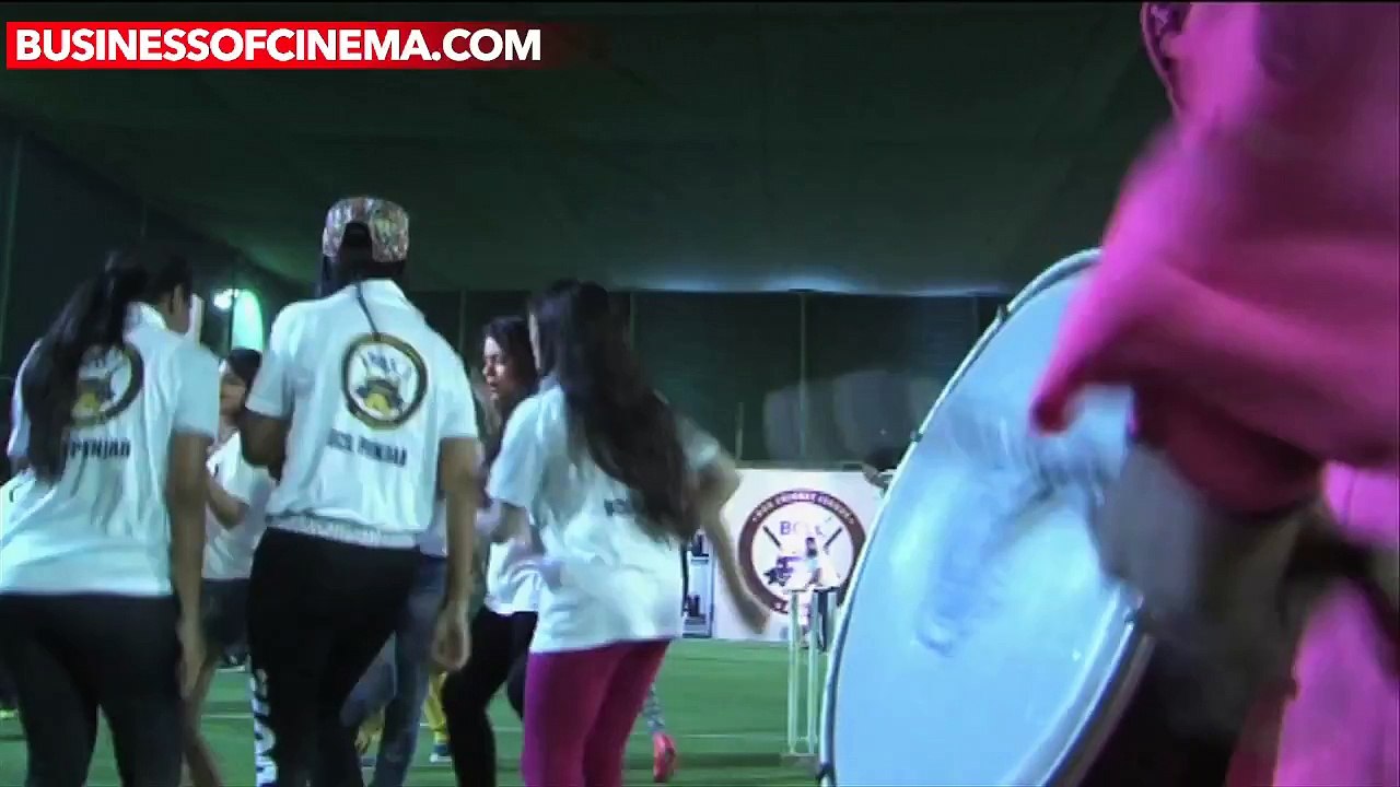 Sunny Deol Plays Cricket Against BCL Punjab Team!