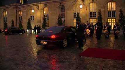 Manuel Valls rencontre Raul Castro à Matignon