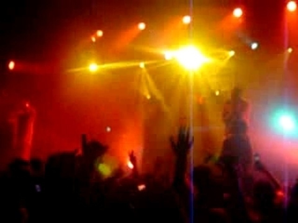 Soprano & Blacko - Fermes les yeux et imagine toi