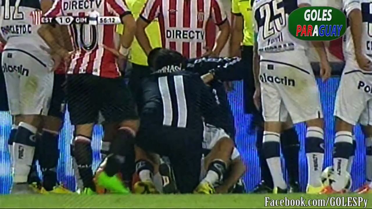 Avant de partir en Espagne, Alvaro Pereira fête son dernier match avec un carton rouge