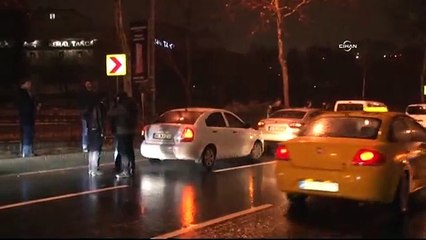 Polis 'dur' ihbarına uymayan bir otomobile ateş açtı
