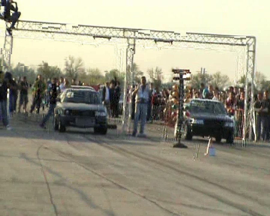 Audi 90 Quattro Turbo Vs. Audi S2 Coupe Drag Race