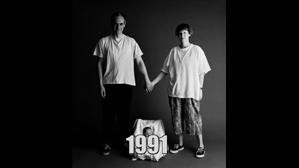 Photographer took Family's Photo every year for 22 Years!