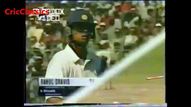 KILLING YORKERS Shoaib Akhtars Bowled Dravid Sachin on 2 Consecutive Deliveries