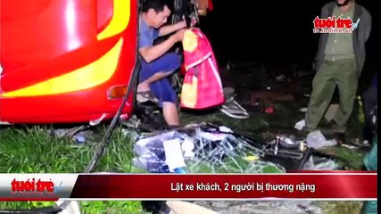 Lật xe khách, 2 người bị thương nặng