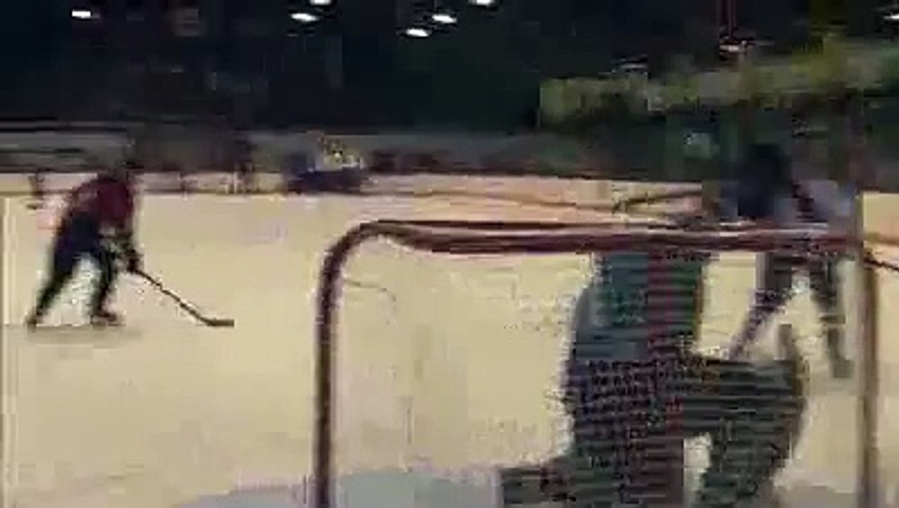funny sport Нифига себе киданул!!! Хоккей Уахаха   Жесткий спорт Все смешное видео в группе Айвисит