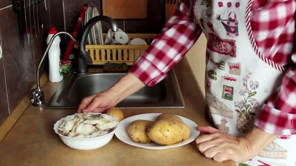 Салат с рыбой горячего копчения Капитанский