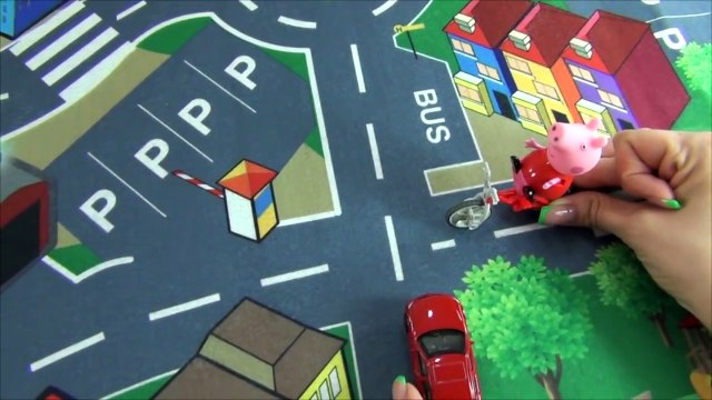 Свинка Пеппа едет за Джорджем на остановку. Пеппа едет на железнодорожный вокзал