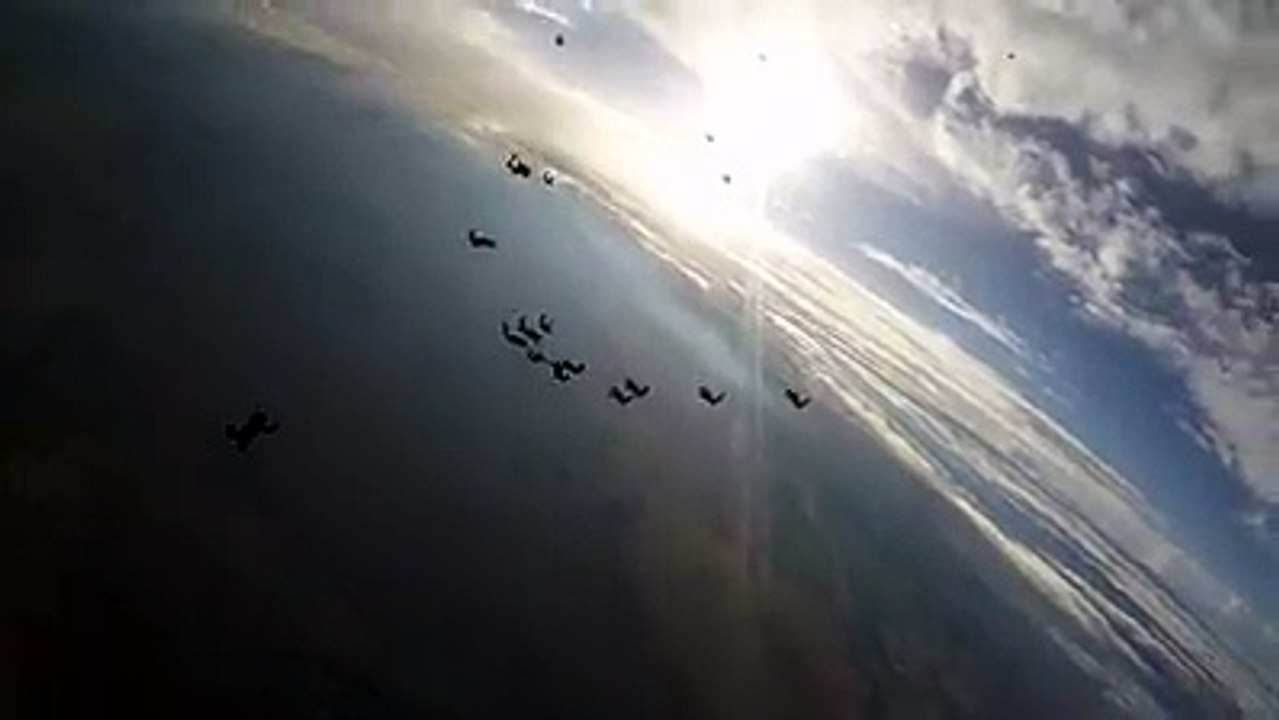Amazing sky divers