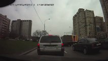 RUSSIAN DRIVERS - How to Avoid a Traffic Jam Like a Boss