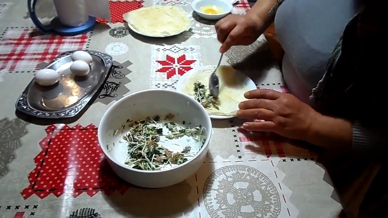 بريك بالبيض (بالعظمة) - المطبخ العربي التونسي - Brick Tunisien au oeuf et thon