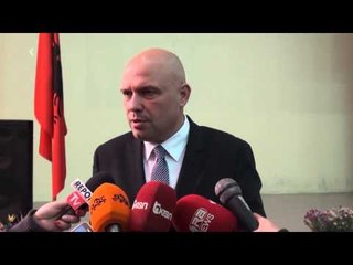 Report TV - Avokatët protestë më 8 shkurt  Manjani: Mos braktisni detyrën