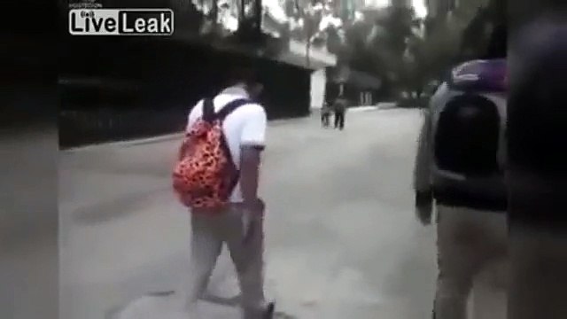 Dayak Atacağını Sanıp Aksine Dayak Yiyen Çılgın Genç