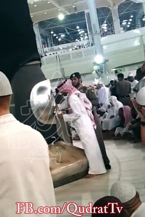 SubhanAllah Perfuming the Hajar Al-Aswad (Black Stone) at M