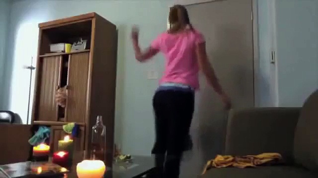 Горячей девушке в конце танца крупно не повезло