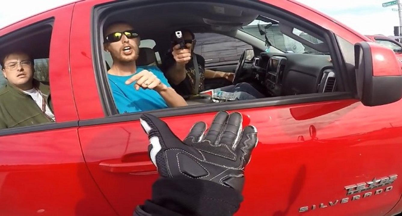 Texas : il s'énerve contre des motards et sort son gun