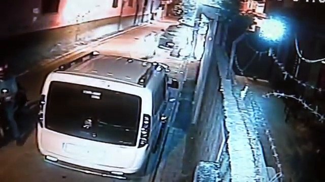 Terör örgütü yandaşları araçları böyle kundakladı