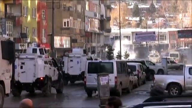 Hakkari’de yürüyüş yapmak isteyen göstericilere müdahale