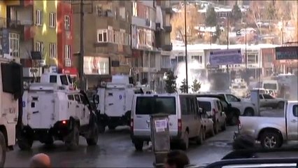 Hakkari’de yürüyüş yapmak isteyen göstericilere müdahale