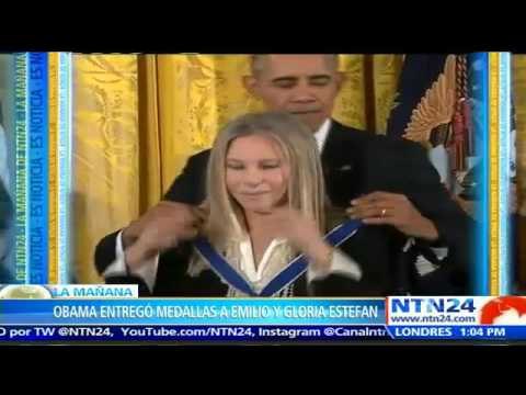 Obama entrega medalla de la libertad al matrimonio latino a Emilio y Gloria Estefan