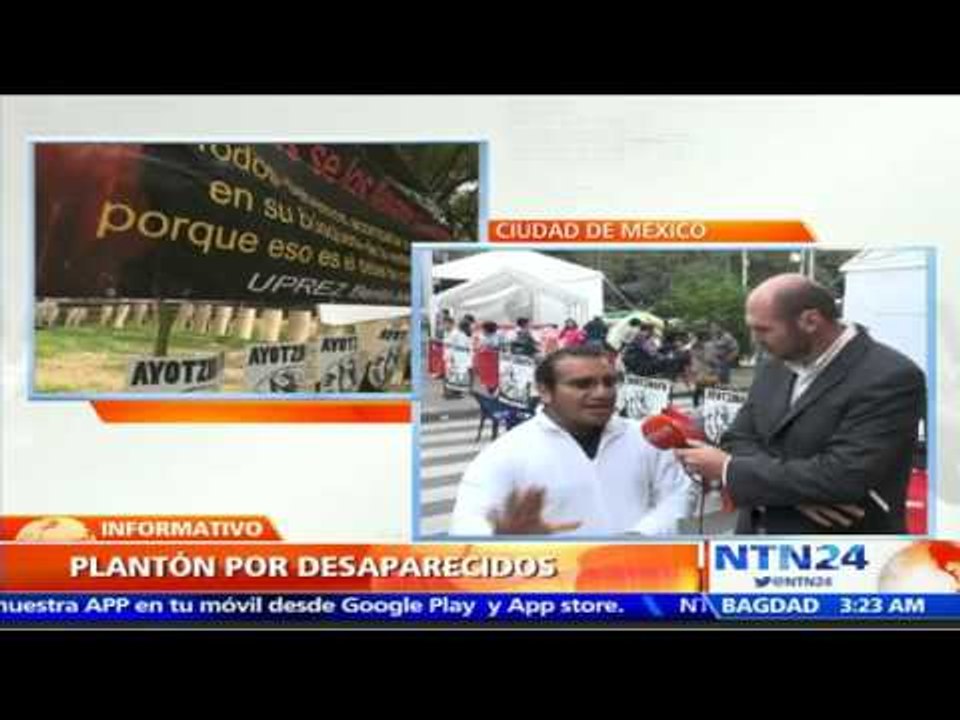 Padres de estudiantes desaparecidos en Ayotzinapa protestan para exigir claridad sobre el caso