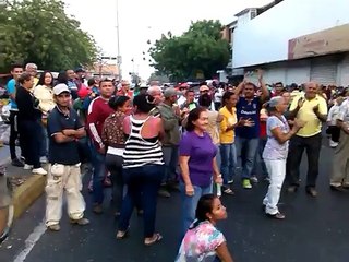 Habitantes de Carora gritaron "queremos comida" a las afueras de un abasto Bicentenario