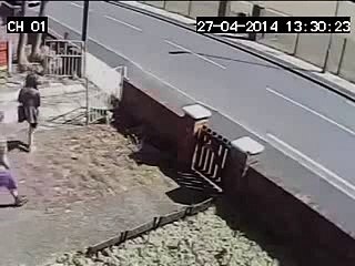 Whatsapp Funny Videos Failed To Impress His Girl Friend Lol