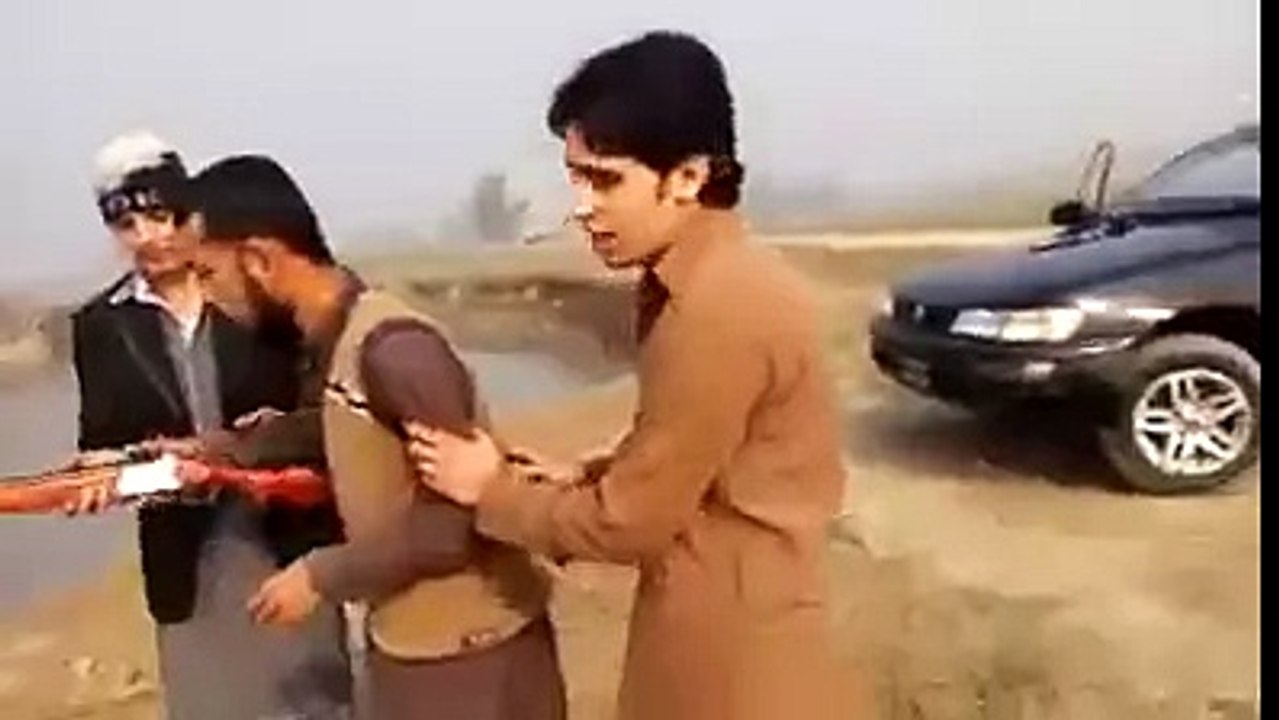 Pashto funny video clip - funny pathan firing