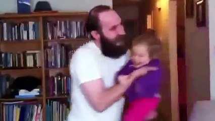 когда ребенок увидел папу без бороды...Смотрите что было
