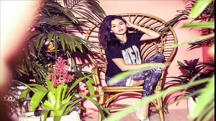 Selena Gomez Braless Nipple Poke Moment 2015