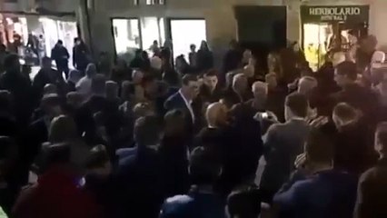 İspanya Başbakanı Rajoy'un yumruklanması kamerada